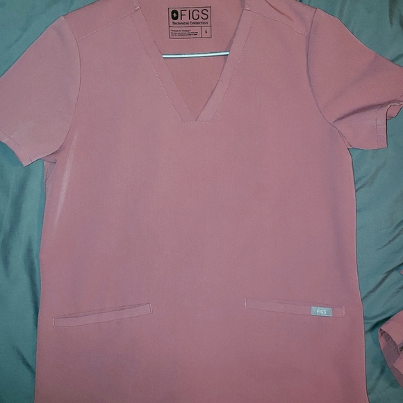 Figs mauve Casma small top and Yola medium pants - Picture 3 of 4